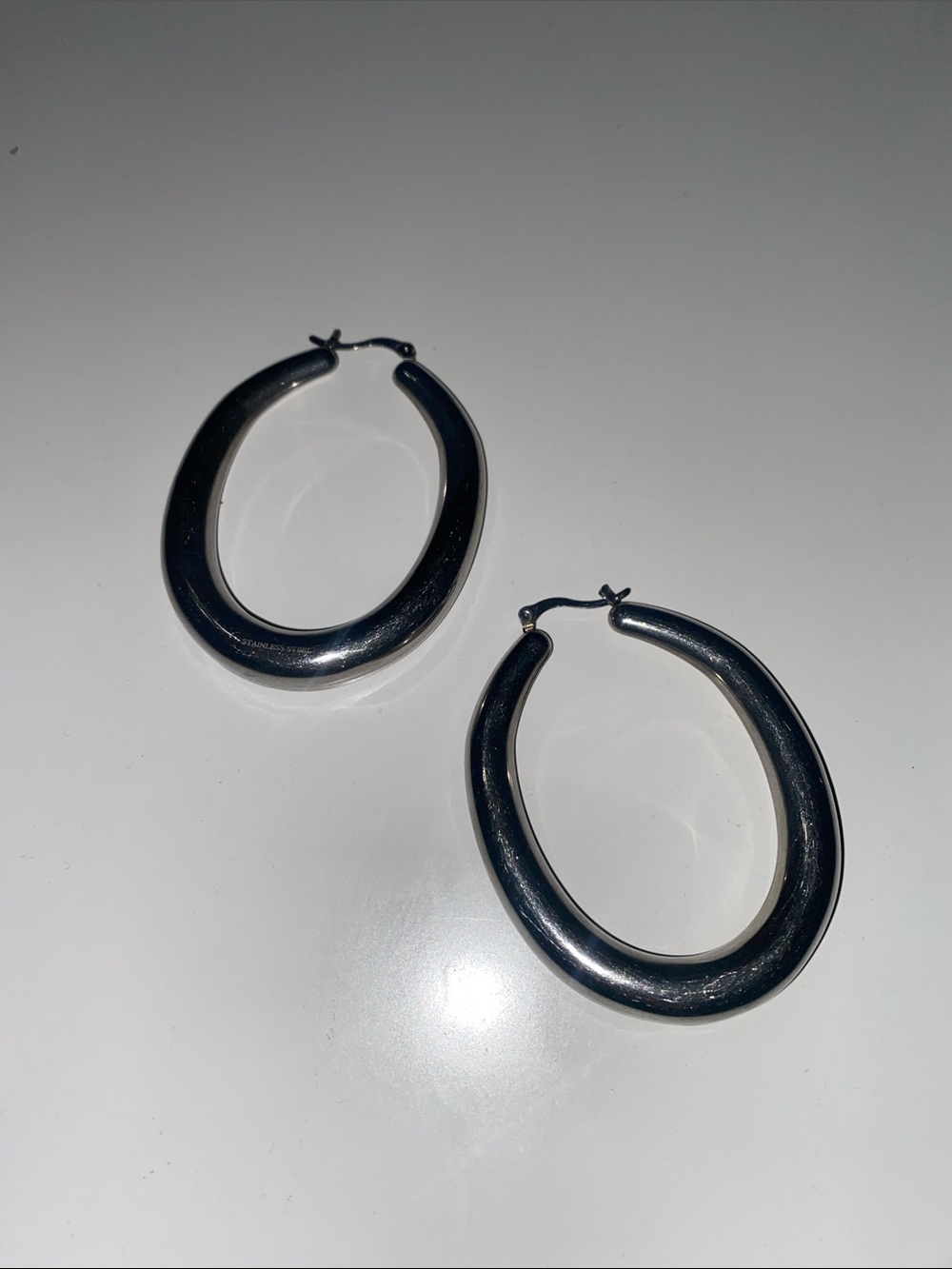 Classic Silver Oval Hoop Earrings - Sleek and Hollow